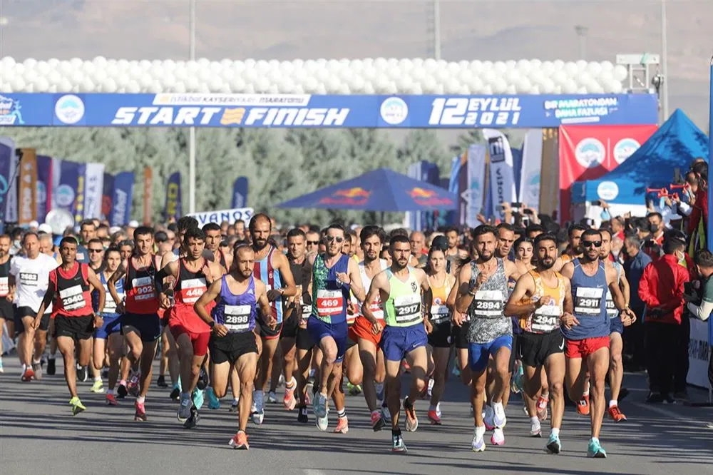 4-kayseri-yari-maratonunda-yerini-al-halk-kosusu-icin-kayitlar-basladi.webp