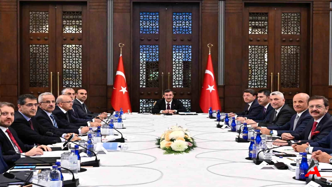 cumhurbaskani-yardimcisi-yilmaz-yoikk-toplantisinda-turkiyenin-yatirim-ortamini-degerlendirdi.png