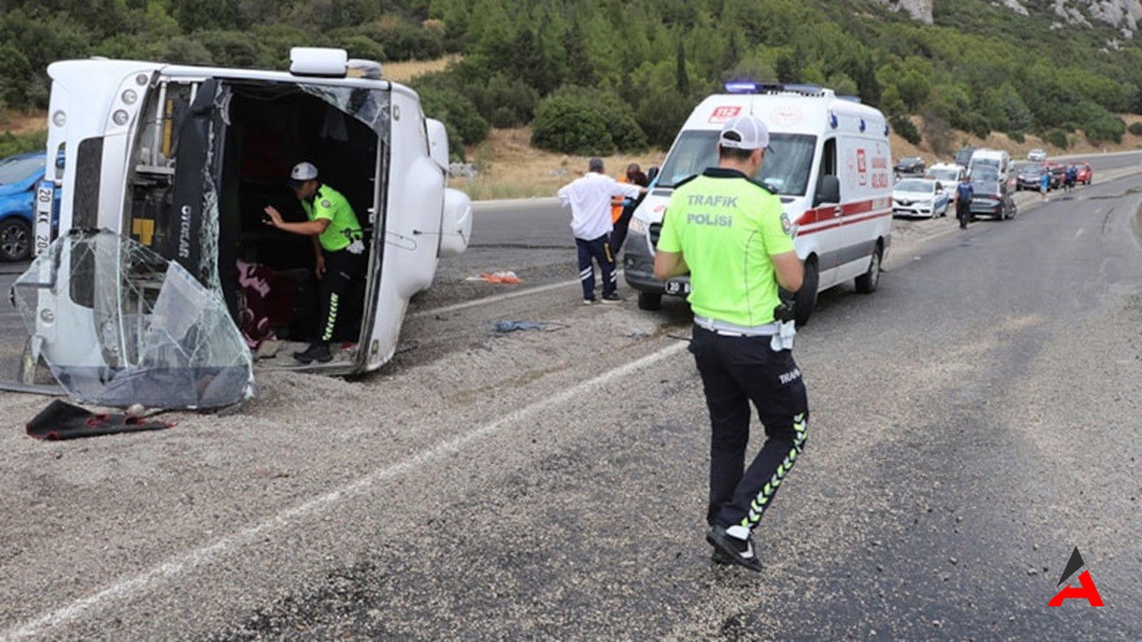 denizliden-dugune-giden-yolcu-otobusu-devrildi-1i-agir-26-kisi-yaralandi.jpg