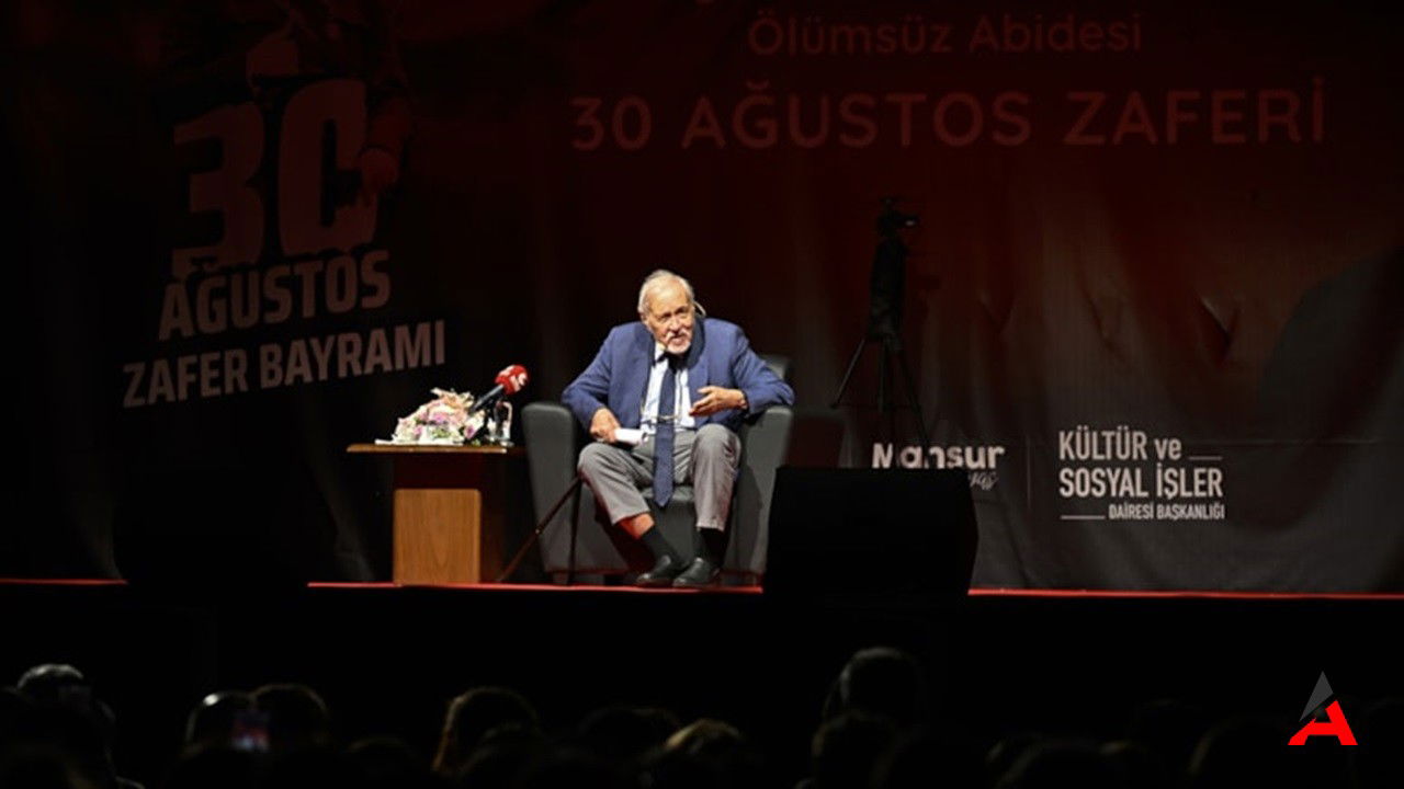 prof-dr-ilber-ortaylidan-ankarada-tarih-dersi-30-agustos-zaferi-ve-ataturkun-unutulmaz-espirisi.jpg