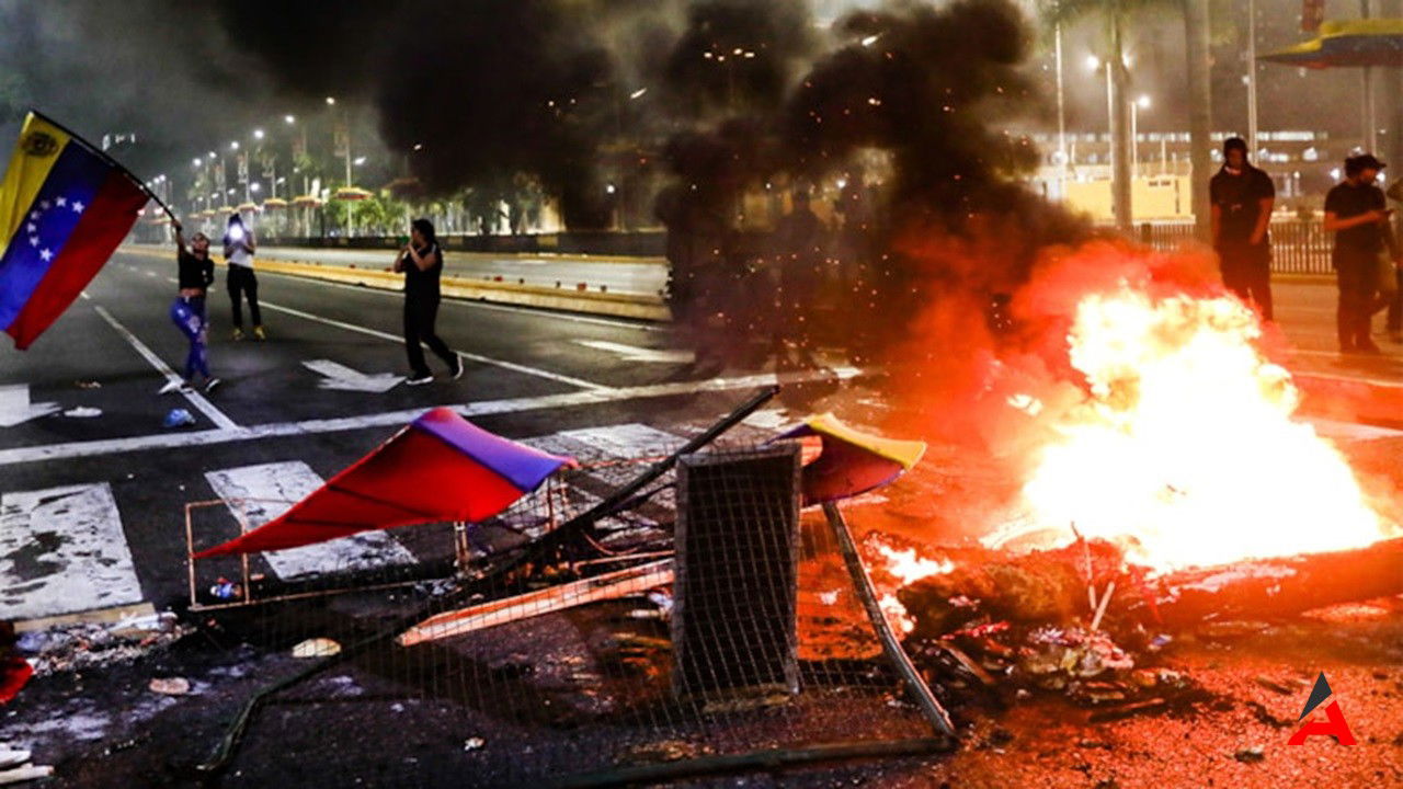 venezuelada-secim-protestolari-kanli-bitti-6-olu-84-yarali.jpg